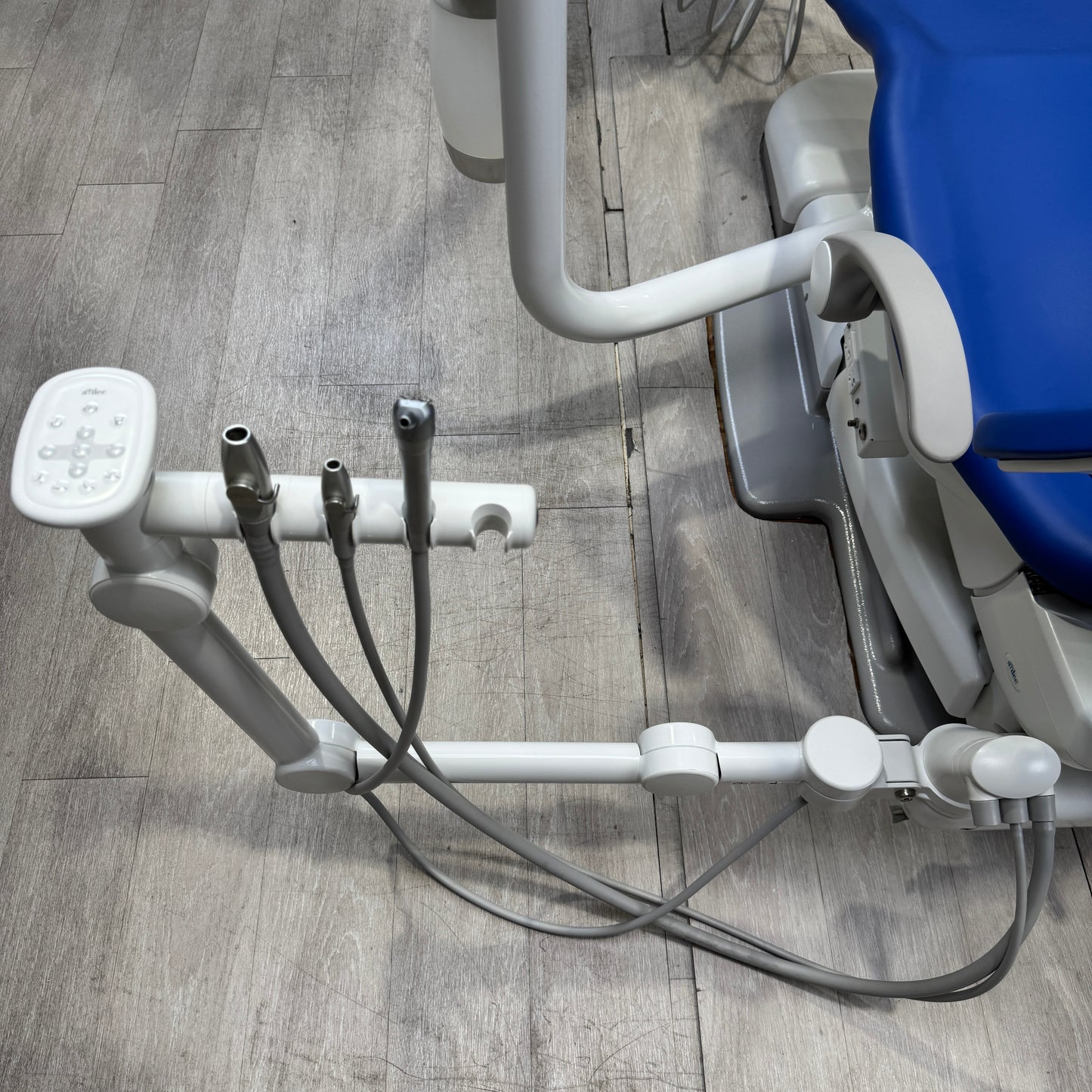 A‑dec 511R/532R Dental Chair Package