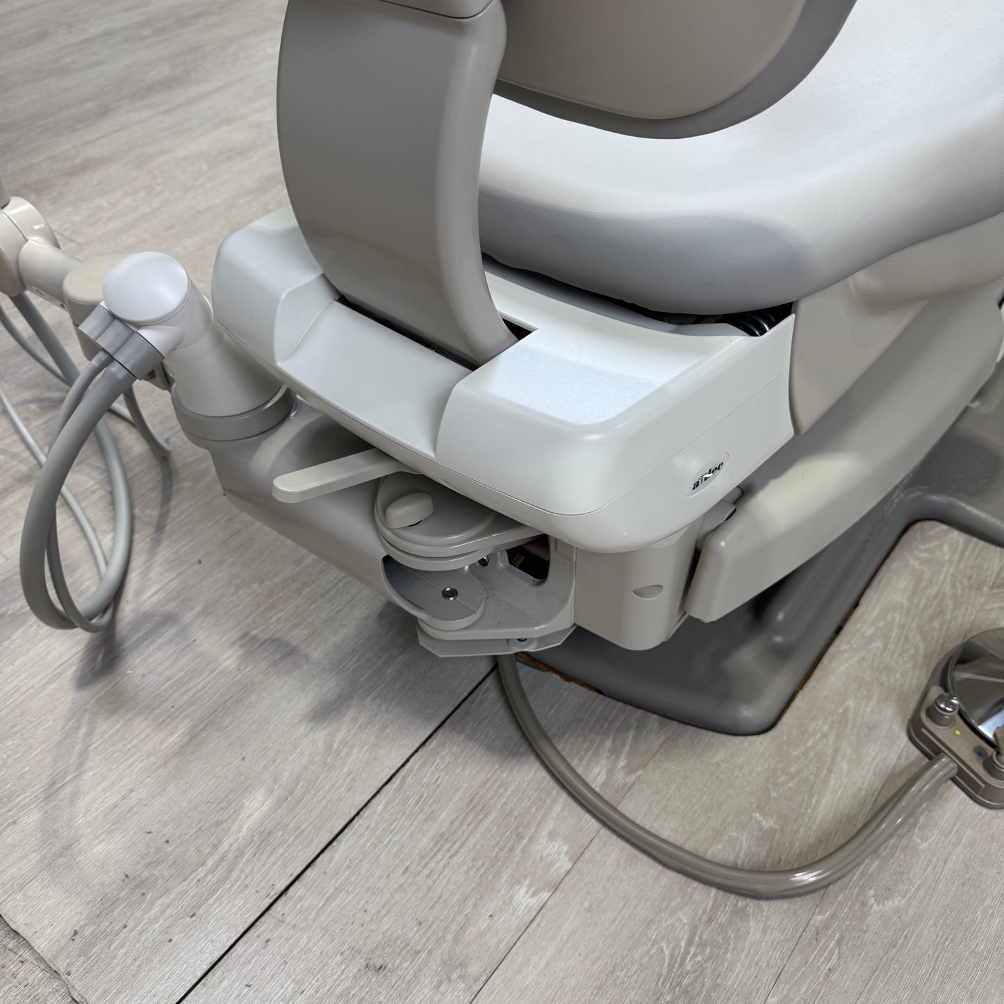 A‑dec 511R/532R Dental Chair Package