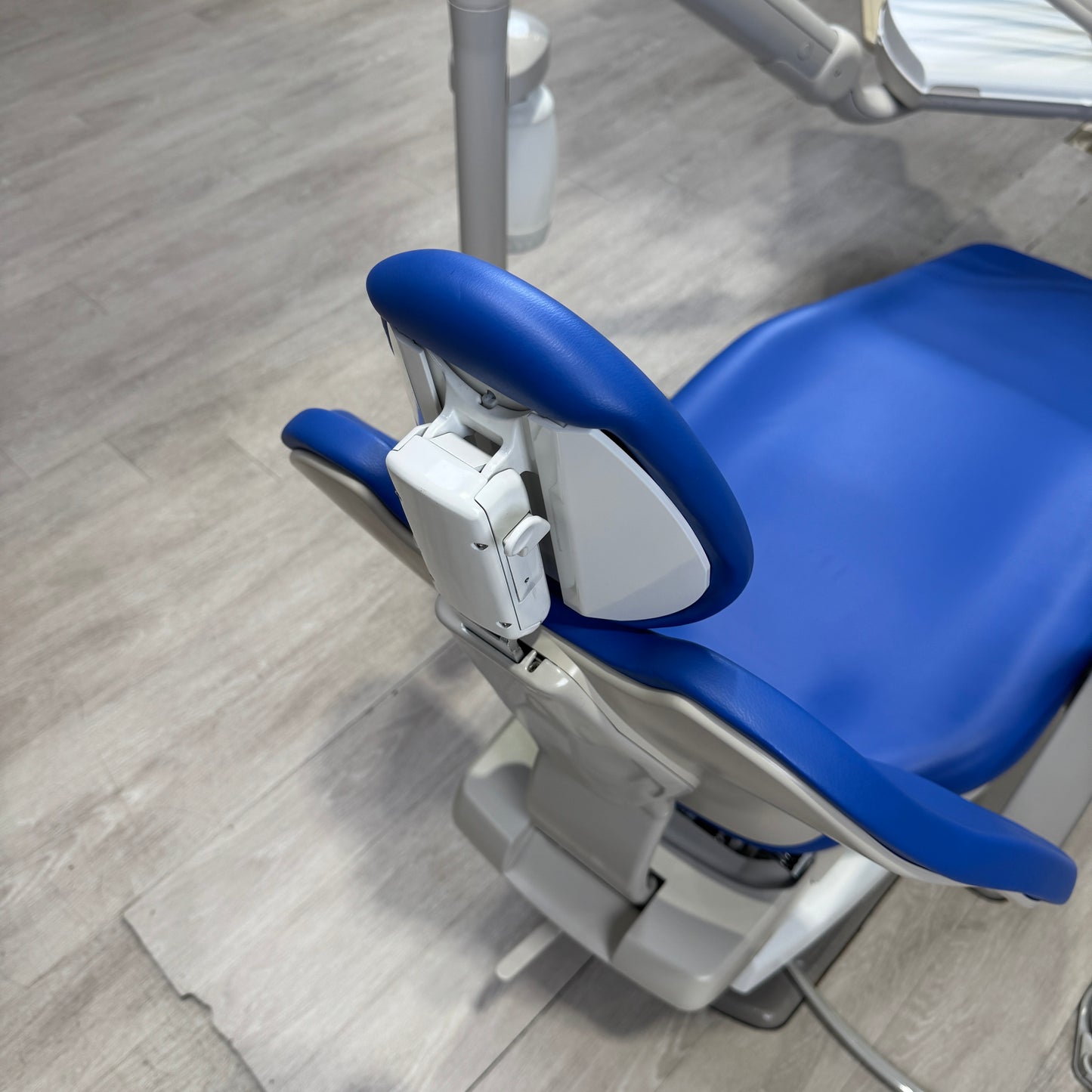 A‑dec 511R/533R Dental Chair Package