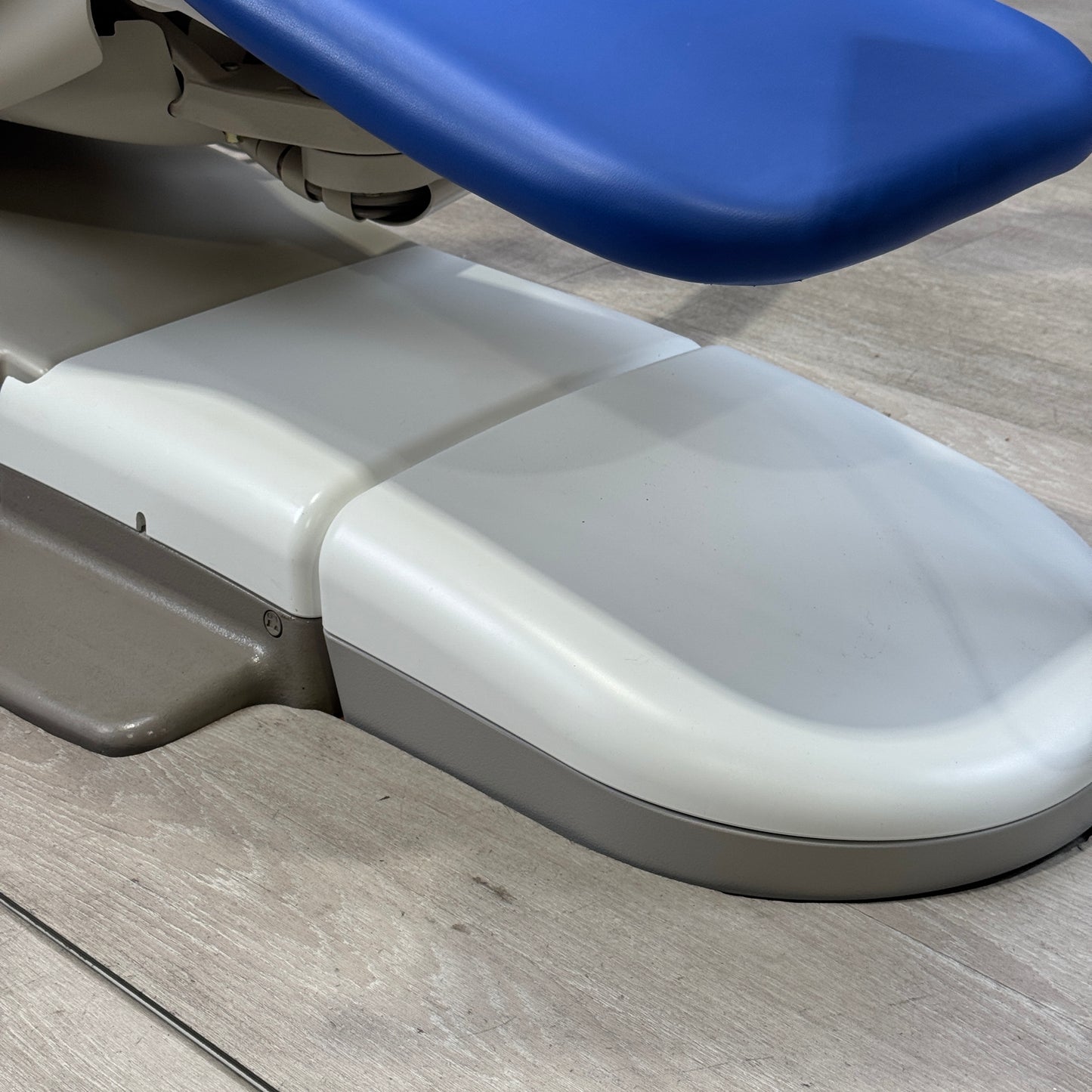 A‑dec 511R/532R Dental Chair Package