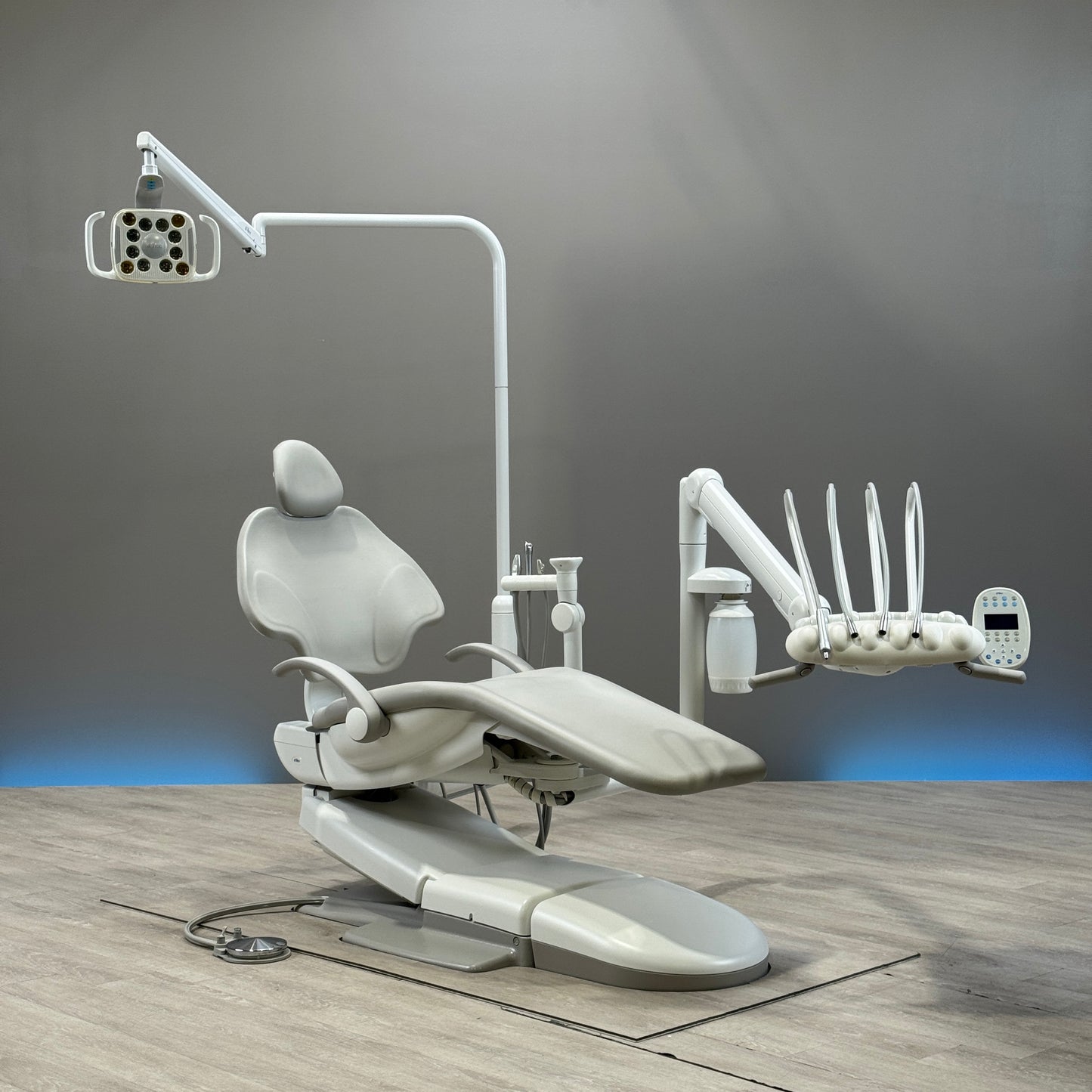 A‑dec 511R/533R Dental Chair Package