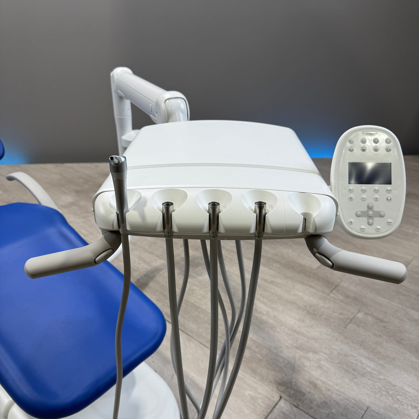 A‑dec 511R/532R Dental Chair Package