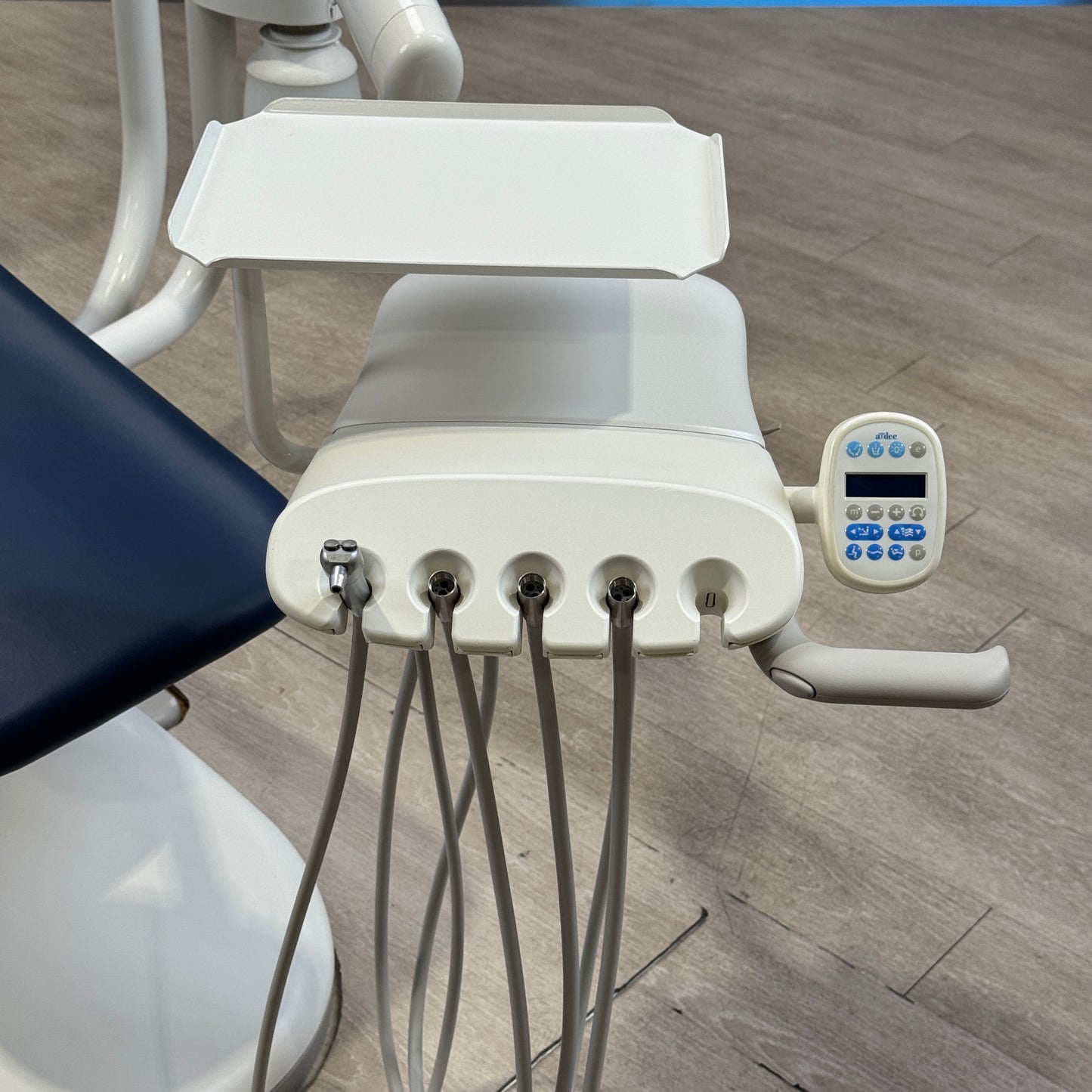 Ensemble chaise dentaire A‑dec 511R/332R