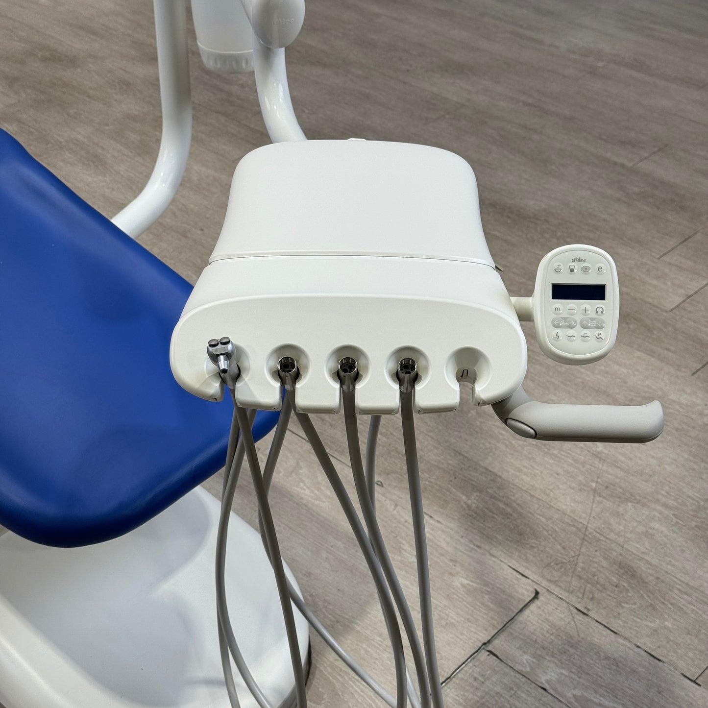 Ensemble chaise dentaire A‑dec 511R/332R