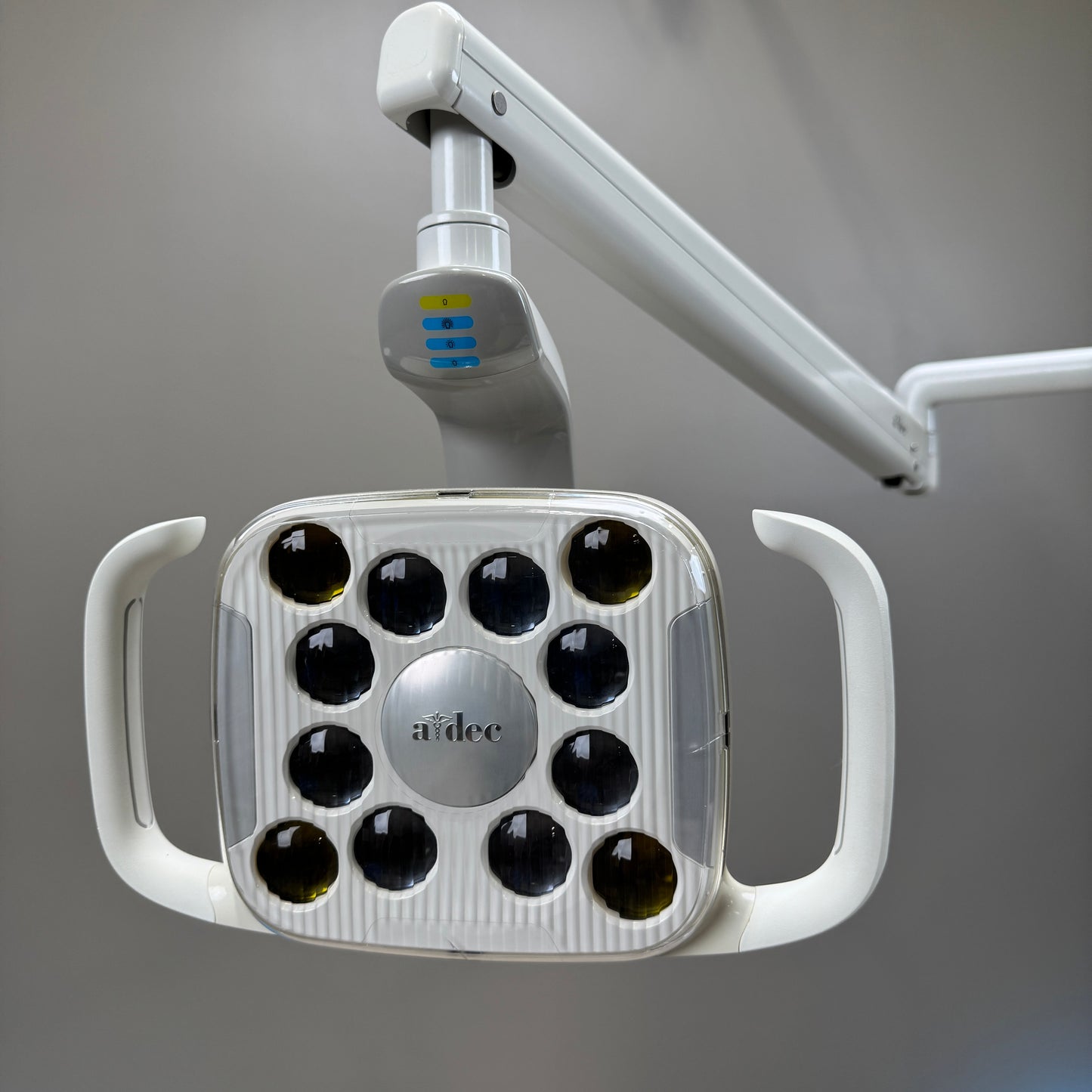 Ensemble chaise dentaire A‑dec 511R/332R