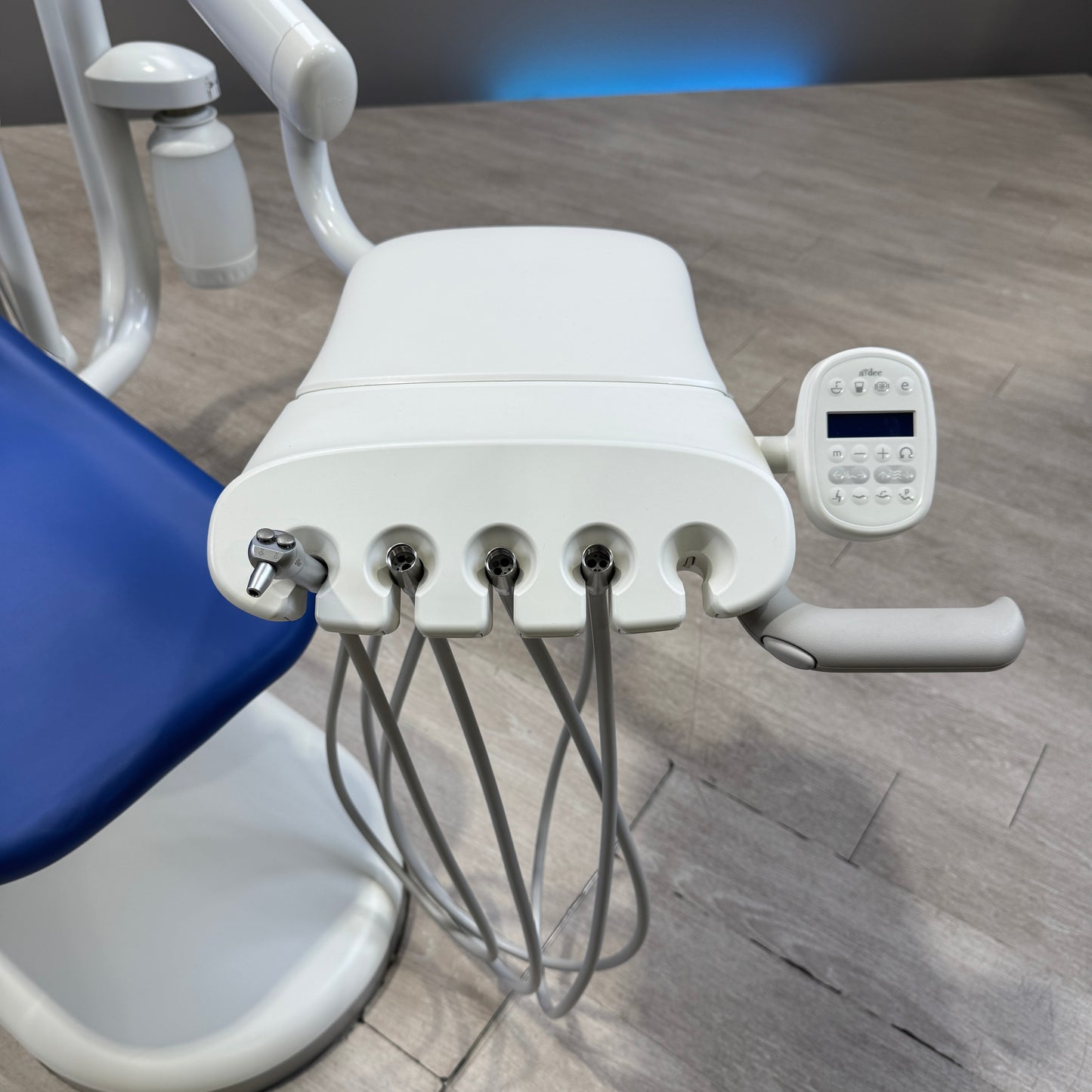 Ensemble chaise dentaire A‑dec 511R/332R