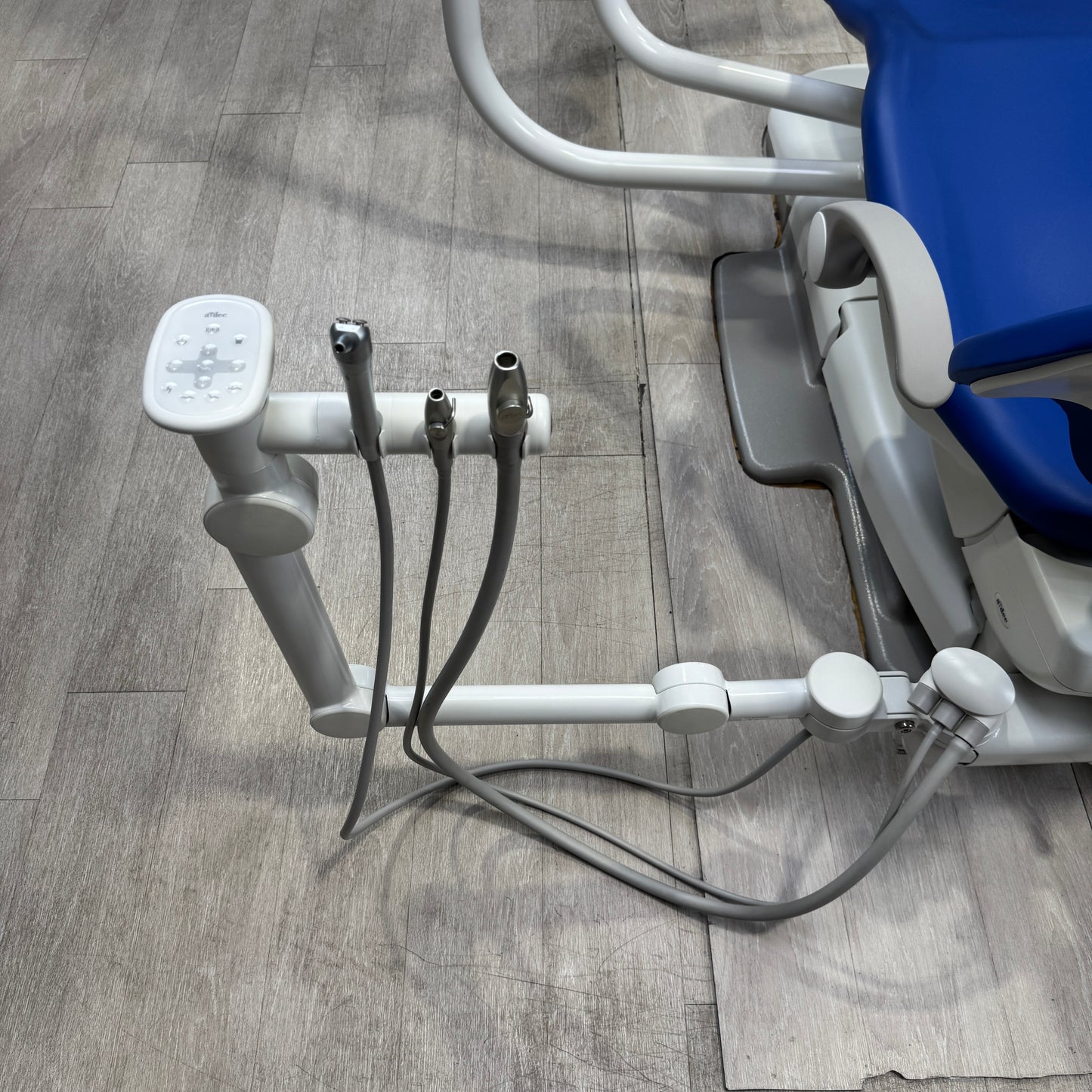 Ensemble chaise dentaire A‑dec 511R/332R