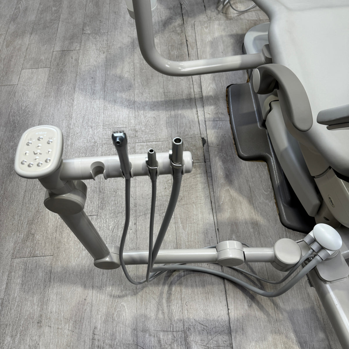 A‑dec 511R/532R Dental Chair Package